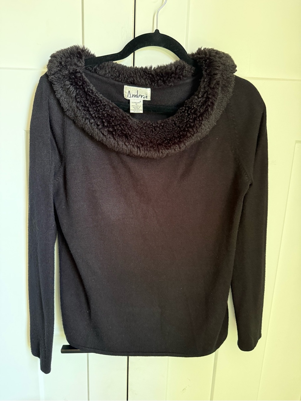 Vintage Ambra Black Faux-Fur Trim Women's Sweater size M, like new.
